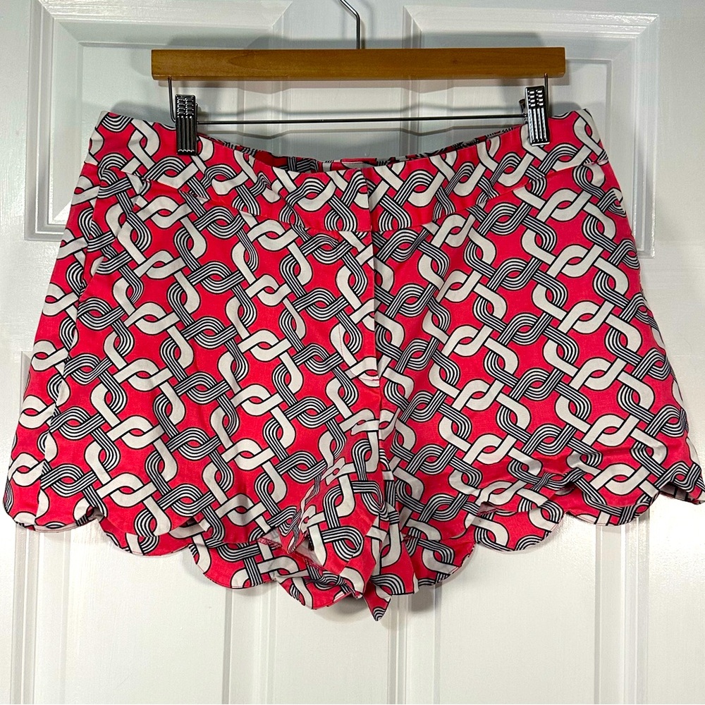 Ladies Crown and Ivy size 16 pink scalloped hem shorts